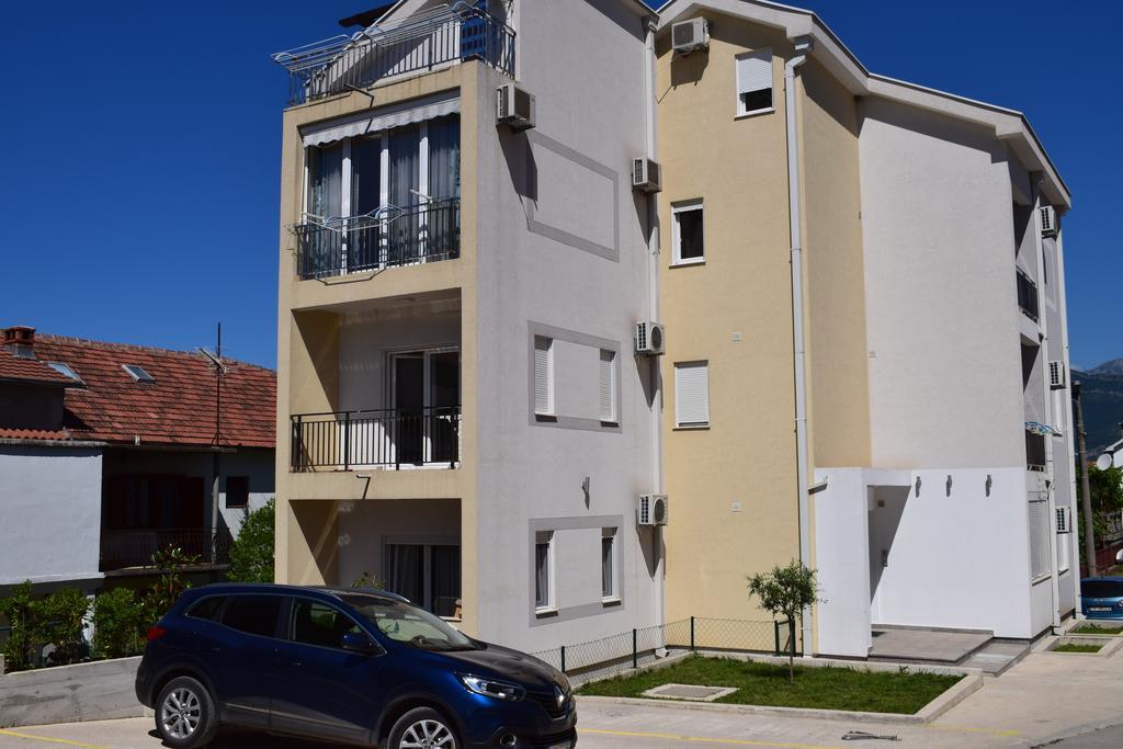 Apartment Fini Тиват Экстерьер фото